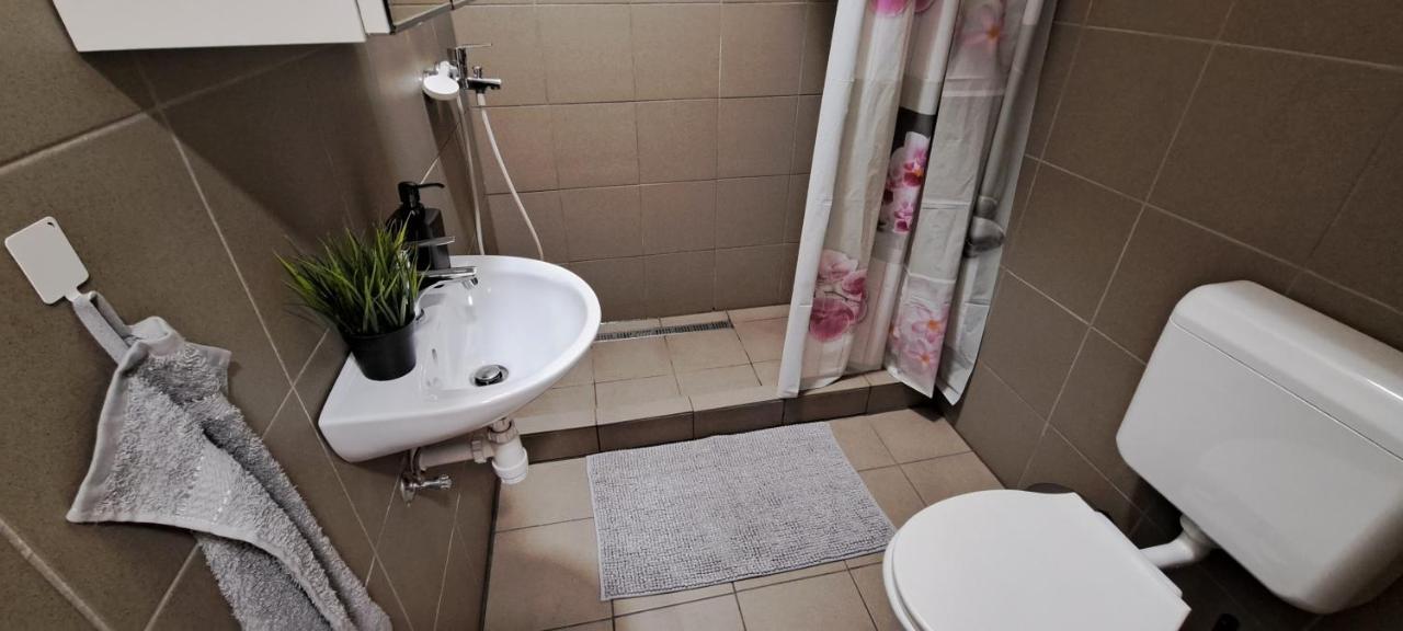 6-Pack Apartment In The Party District Budapest Luaran gambar